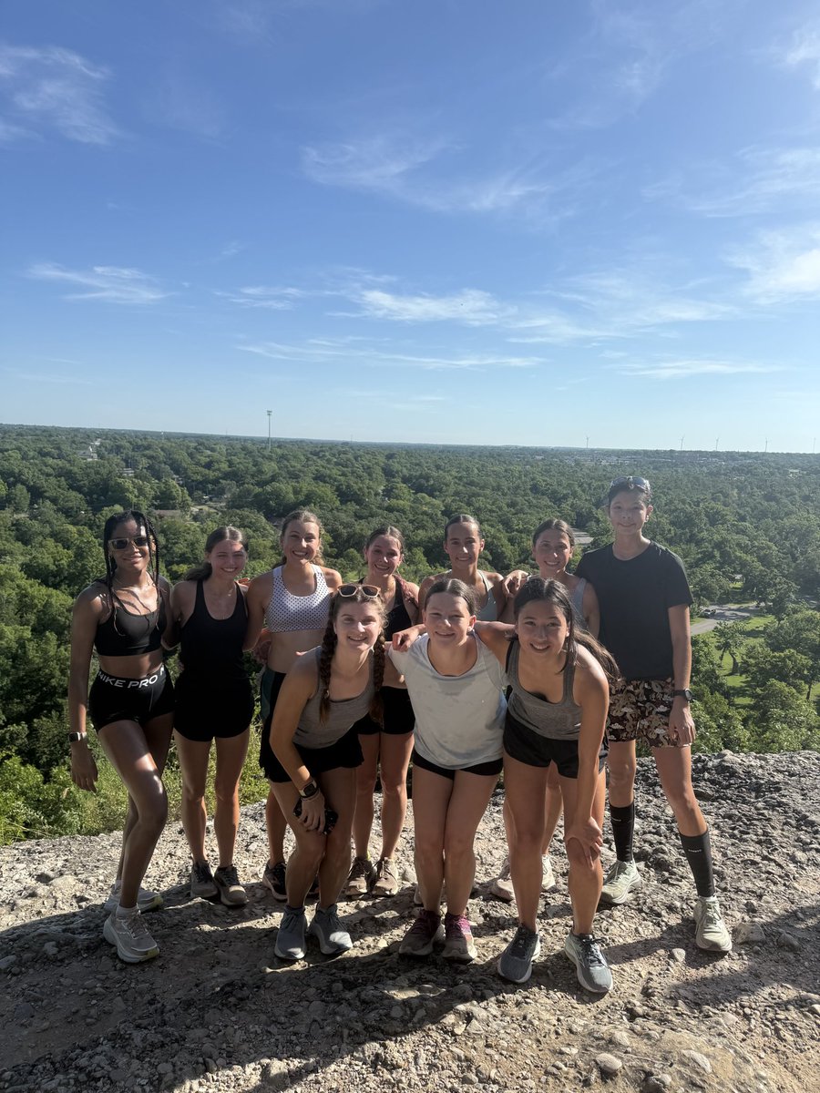 NHS_TF_XC's tweet image. Another successful Little Niagara long run in Sulphur this morning  🐯