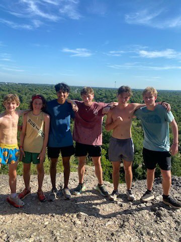 NHS_TF_XC's tweet image. Another successful Little Niagara long run in Sulphur this morning  🐯