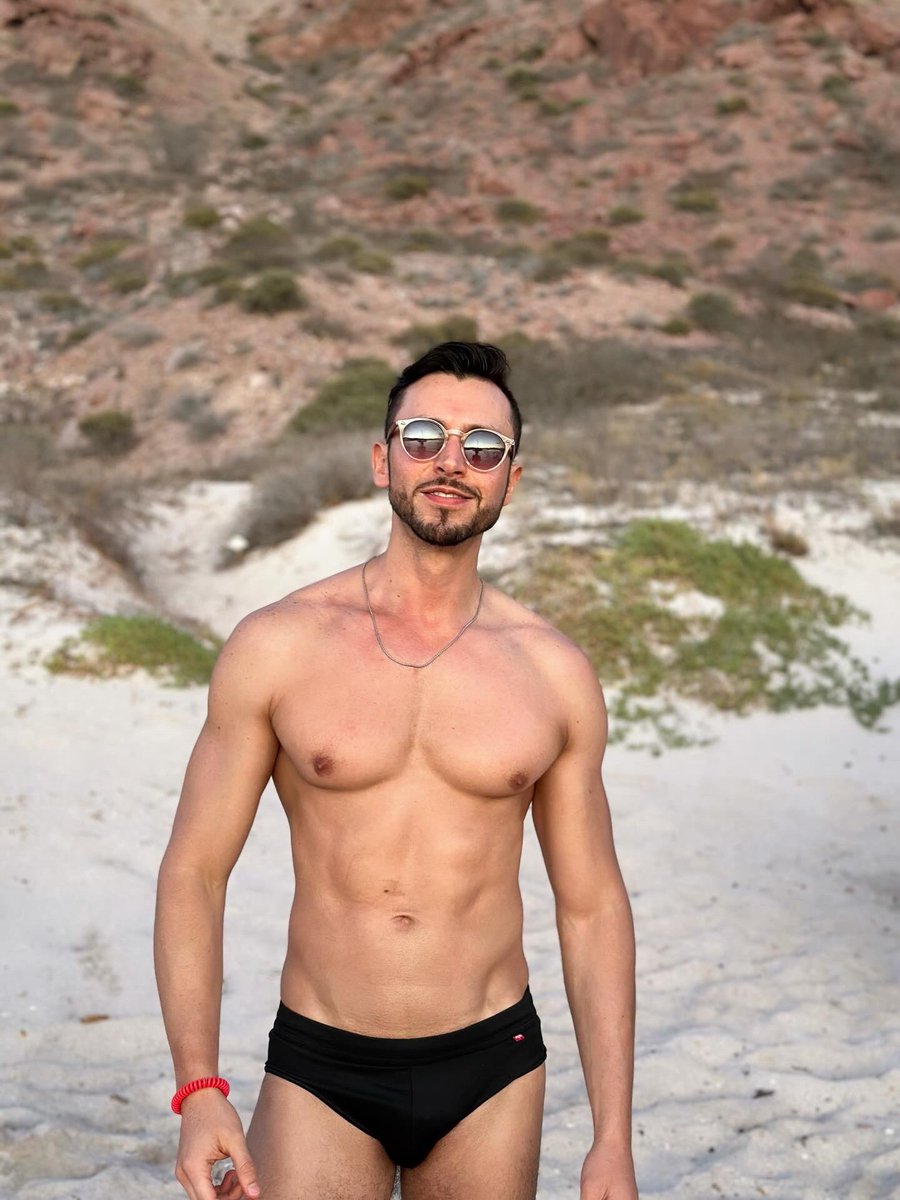 santimz's tweet photo. De aquí soy ⛱️🏖️☀️🌊🏝️ https://t.co/8qBKaViW1T