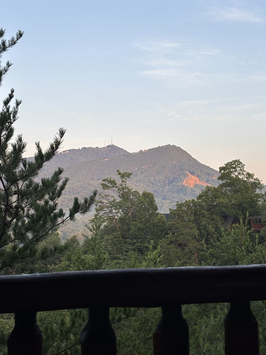 Smileyloves4's tweet image. Enjoying #FridayVibes with this view! #smokymountains 🫶Hoping someone will RT or sprinkle my list today! #Tennessee
🎒#specialeducation #clearthelist #Teachersof𝕏
🗓️Year 10 #virginia #title1
🧩 #Autism #ADHD #bettertogether
📙#readingspecialist
amazon.com/hz/wishlist/ls…