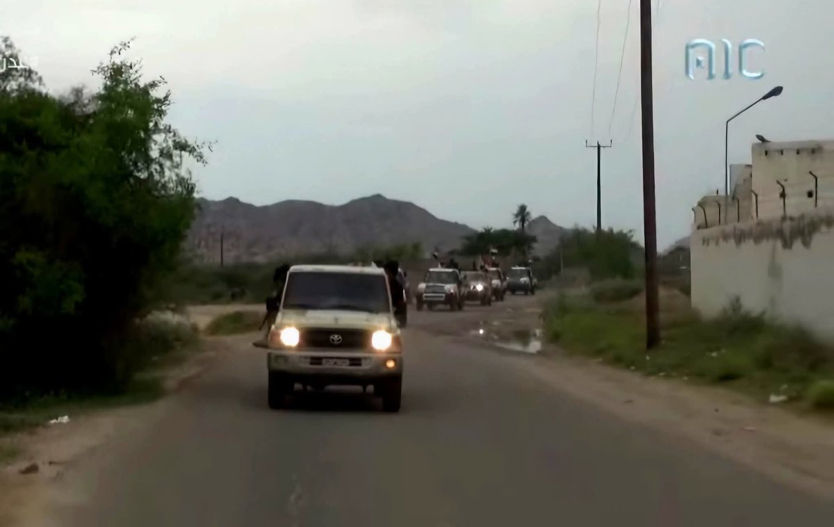 #عااااجل
#أبين  
القوات المسلحة الجنوبية تخوض معــركة شــرسة ضد القــاعدة في أرض آل غسيل المحاذية مع محافظة  #شبوة ..