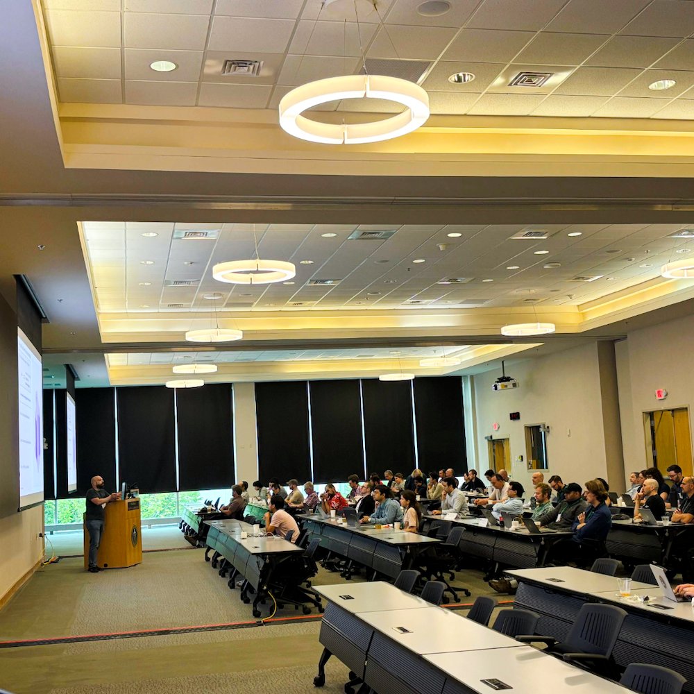 OLCFGOV's tweet image. The inaugural @ORNL Quantum Systems & Software Workshop (OQSSw) kicked off Friday morning with opening remarks from ORNL's Amir Shehata and @QuantumSciCtr's Travis Humble.
The morning later included talks from @IBM, @QuantinuumQC and @MunichQuantum. 🌟
