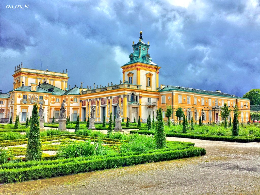 tsEmma15's tweet image. Wilanów Palace, a Baroque royal residence in Warsaw, #Poland
It was built between 1681 and 1696 for King John III Sobieski and Marie Casimire, according to the design of Augustyn Wincenty Locci.
The palace currently houses the Museum of King John III's Palace at Wilanów.