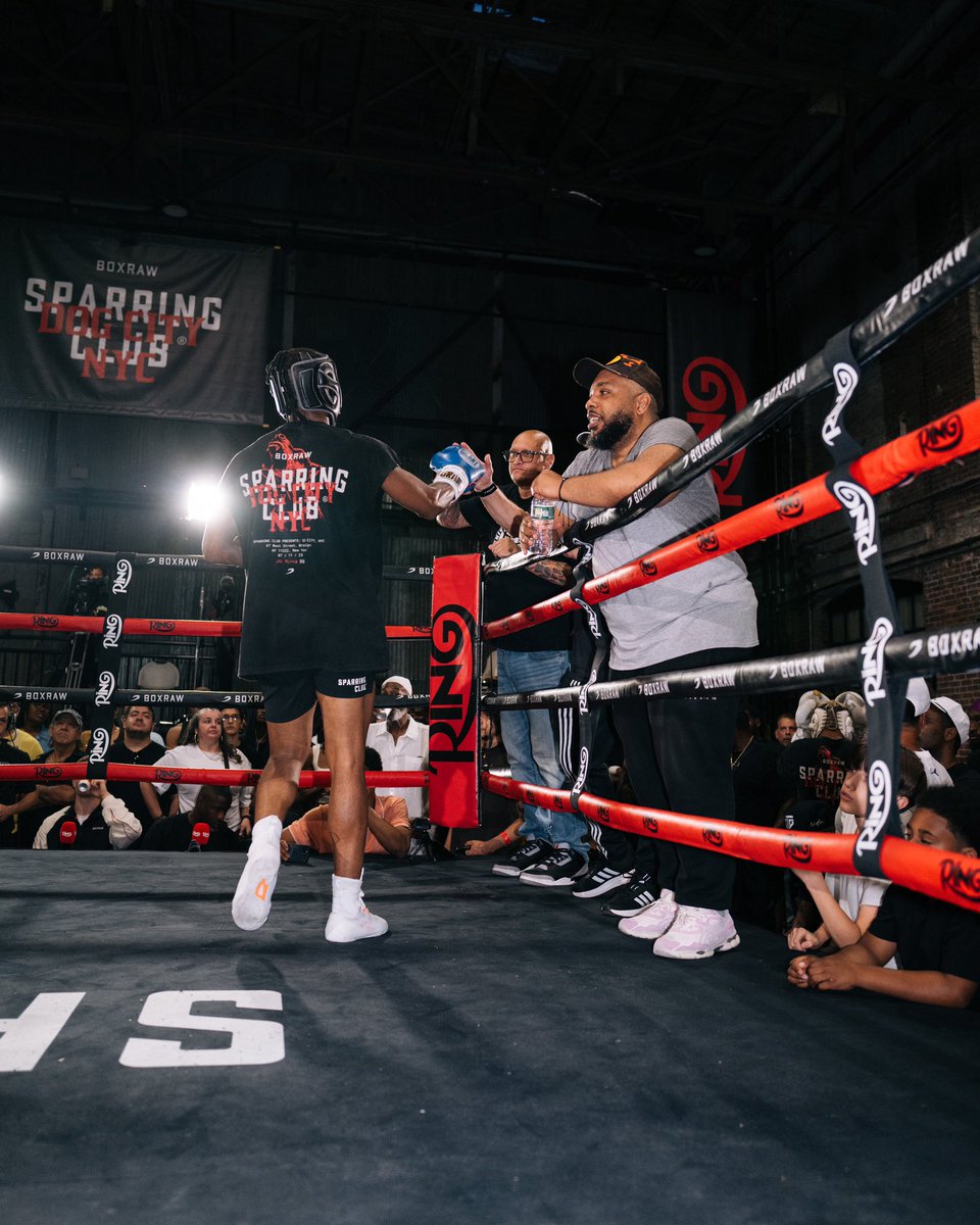 BOXRAW's tweet image. The noise hit different. The passion was real. Brooklyn brought the energy. Not just a crowd - this is a community. This is Sparring Club 🔥 #sparringclub