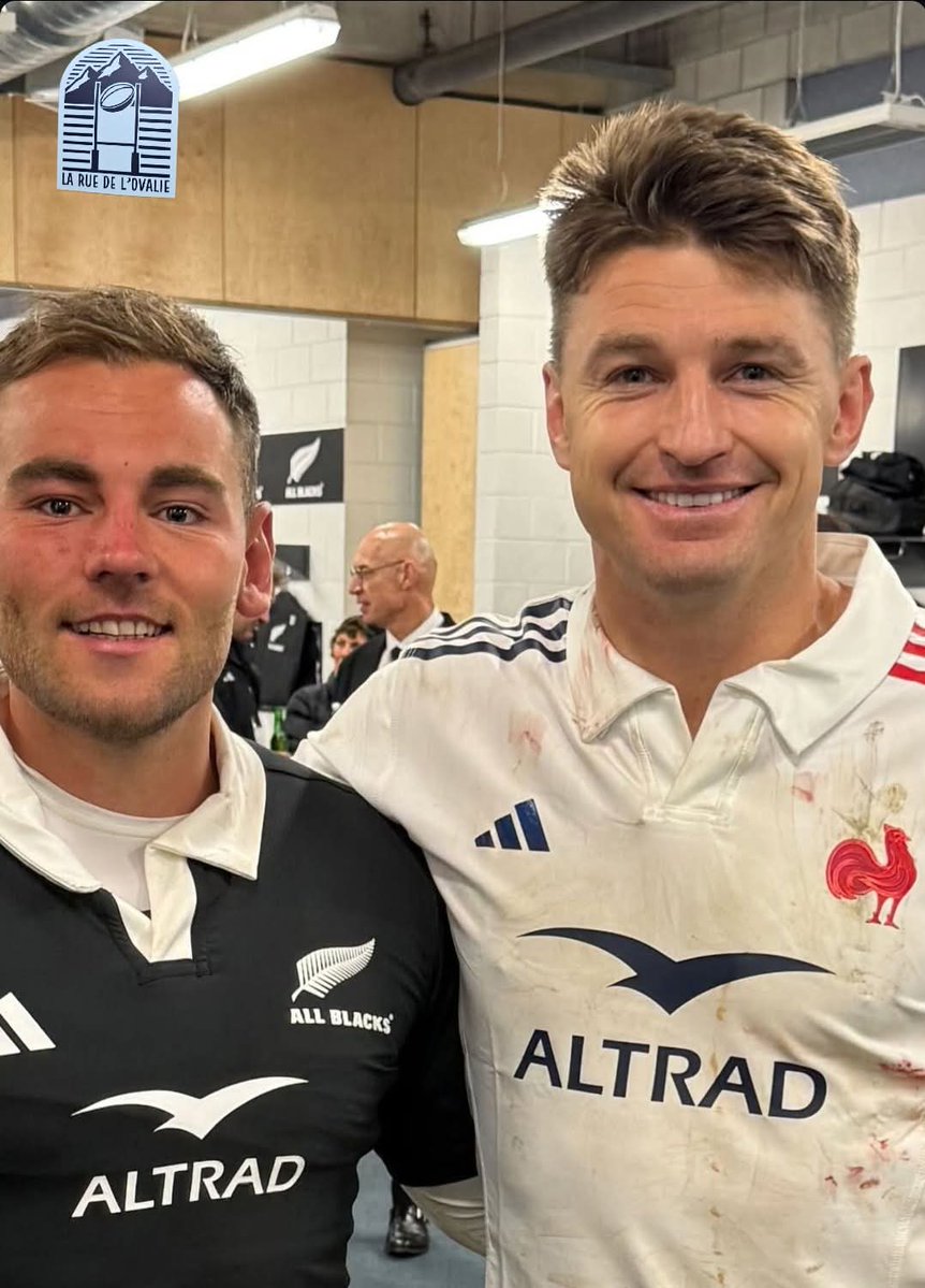 catourneovale's tweet image. 🏉 Joris Segonds : "Cette saison Matthieu Jalibert était sur une autre planète. Il s'est baladé en #Top14 et en #ChampionsCup. Ceci étant posé, il est évident que Beauden Barrett c'est la classe. J'ai échangé mon maillot avec le sien. Je vais l'encadrer."
Midol
#XVdeFrance #UBB