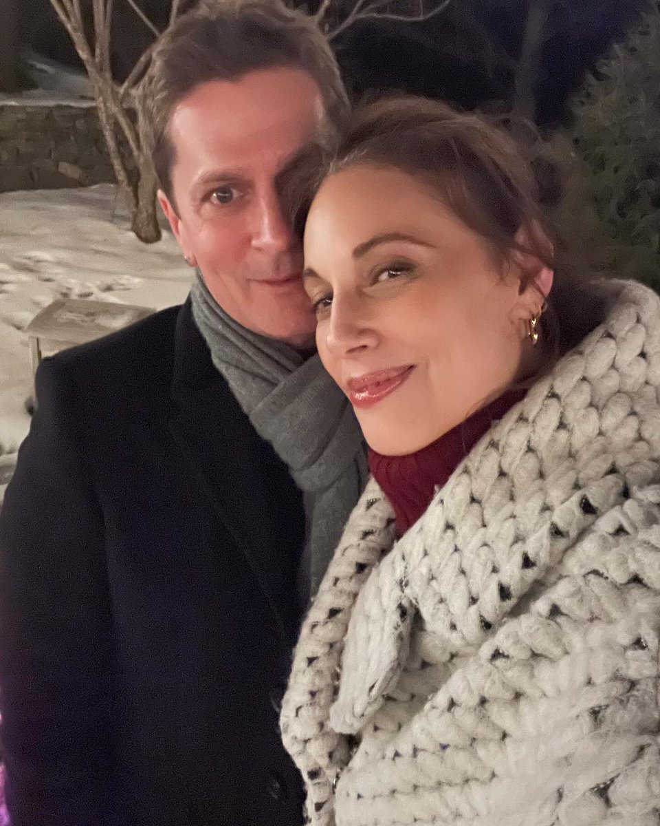 ThisIsRobThomas's tweet image. I wrote this song for you, Mari. You thrill me ❤️
rob-thomas.lnk.to/AllNightDays