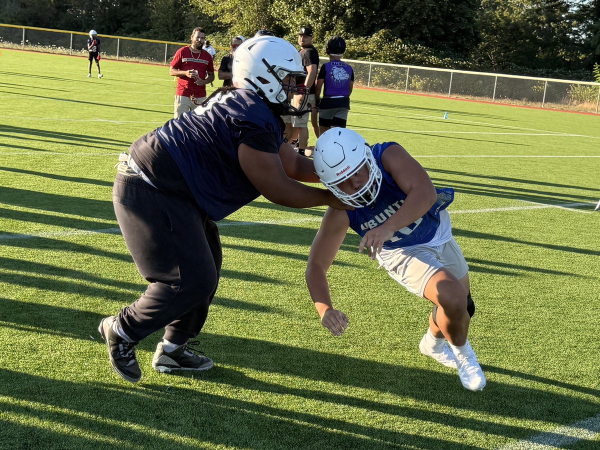 FosterHSFB's tweet image. The Bulldogs hosted their final 7 on 7 and Linemen Challenge Series for the summer! We thank all of the schools for participating and helping us get better. The Bulldogs are looking forward to their final competition of the summer at the Lakewood 7 on 7 and Lineman Challenge