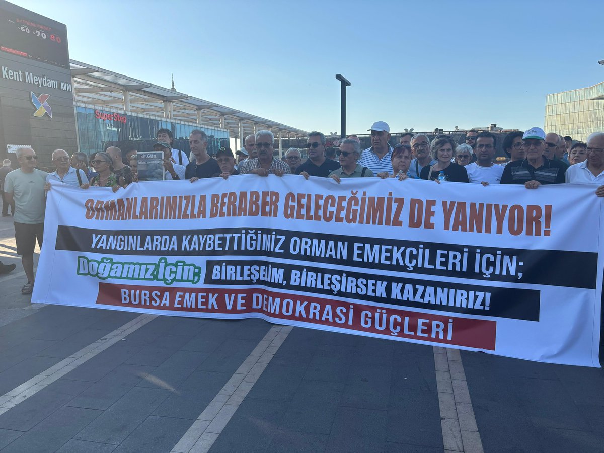 BursatarM's tweet image. Ormanlarımızla beraber gelecegimiz de yanıyor.! Yangınlarda kaybettiğimiz Orman emekçileri için bugün basın açıklaması gerçekleştirdik.
Toprağımıza suyumuza ormanlarımıza sahip çıkacağımızı ve mücadelemizi sürdüreceğimizi buradan haykırıyoruz. ✊️ @TARIM_ORKAM_SEN @KESK1995