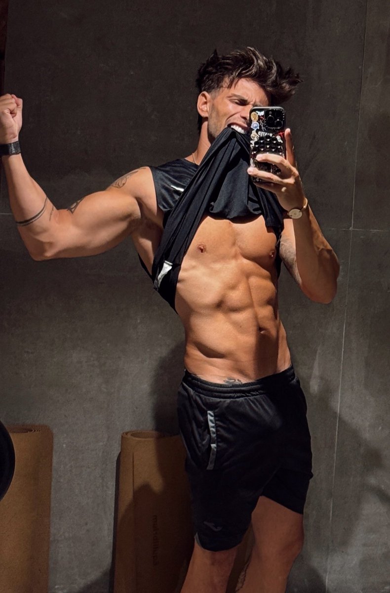 SebsStone's tweet image. Friday.

#FreeRol