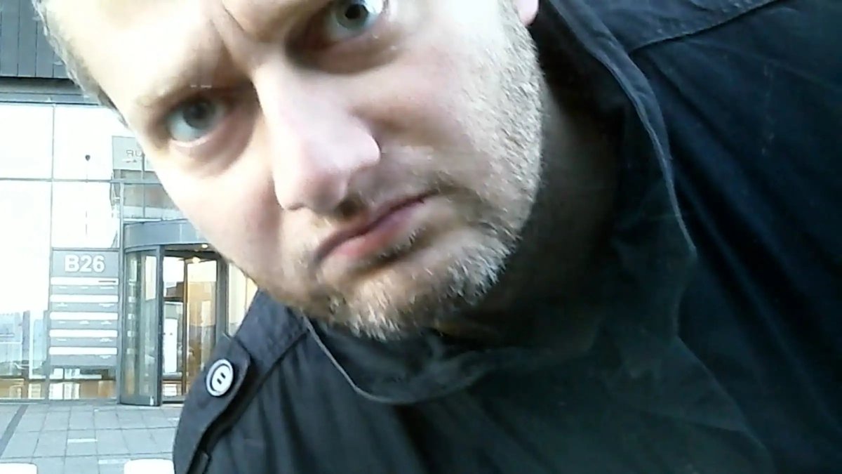 Ég mun aldrei hætta að hlæja að einkaspæjaranum í ólöglega leynimakkinu sem filmaði á sér andlitið í gríð og erg.