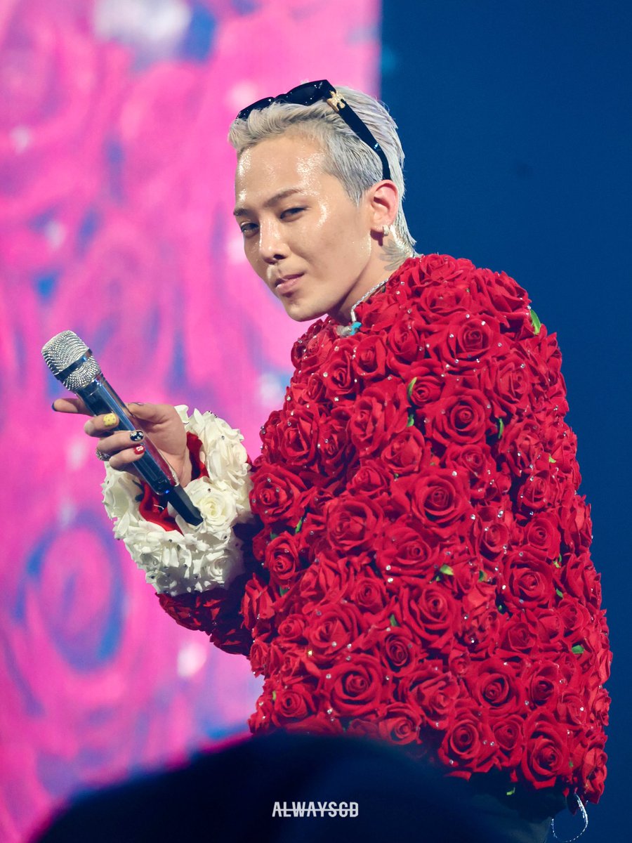 always_gd's tweet image. 얼지 숨멎…♥️ 심쿵! 

G-DRAGON 2025 WORLD TOUR 
[Übermensch] IN JAKARTA 🇮🇩 Preview :) 

#GDRAGON #GD #지디 #지드래곤 
#권지용 #kwonjiyong 
#Übermensch #위버맨쉬 #GDRAGON2025 
#GDWORLDTOURÜbermensch 
@IBGDRGN with #AlwaysGD