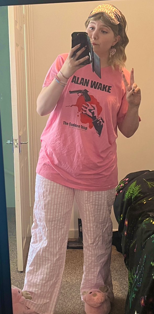 VampR0t's tweet image. By the power of con crunch, Pyjama Rose is all ready for MegaCon tomorrow!! 💖☕️😴

#alanwake #rosemarigold #ohdeer