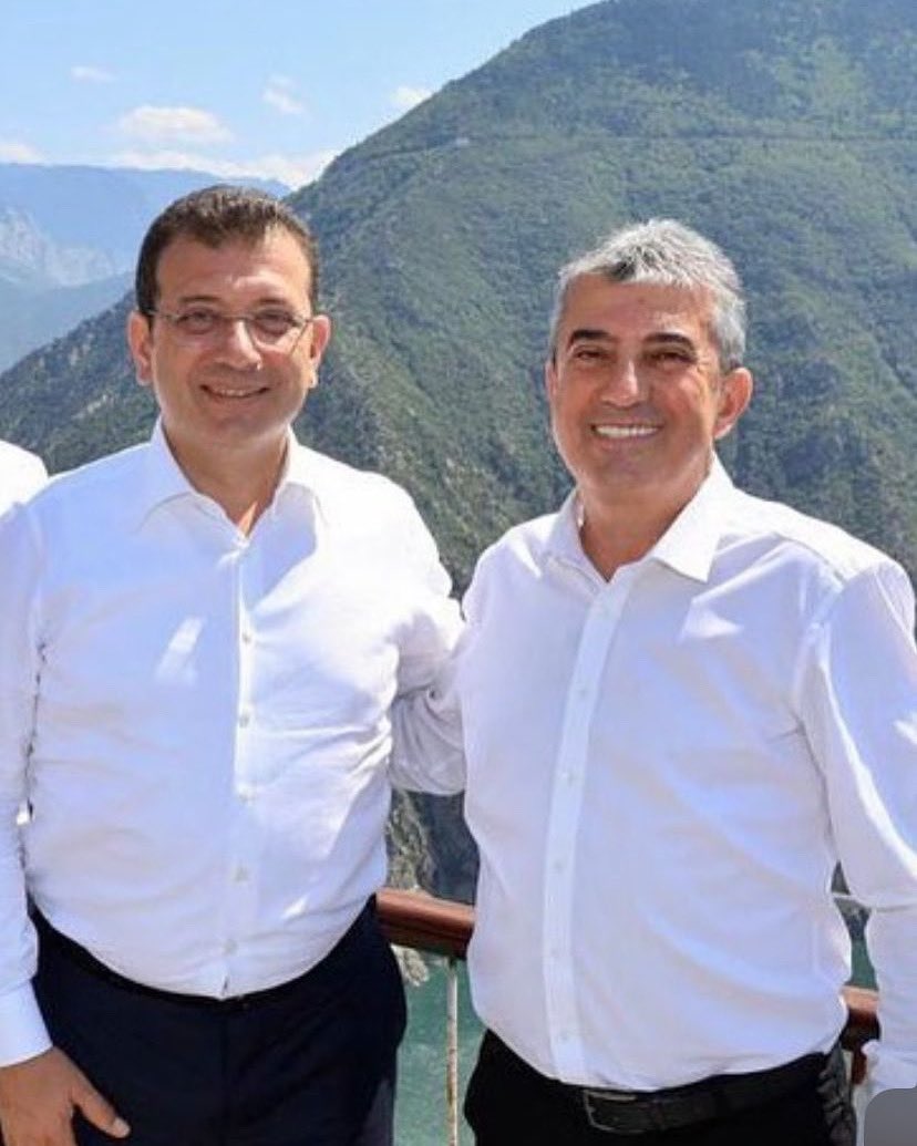 26 Temmuz 2025 cumartesi günü saat 18:30’da,
CHP Bülent Ecevit Yerleşkesi’nde,
Cumhurbaşkanlığı Aday Ofisi açılışında olacağız. 
23 Mart 2025’te CHP’nin CB adayı ön seçim günü tutuklanan Ekrem Başkanı savunmakla kalmıyor, ülkemizin geleceğine sahip çıkıyoruz. 
Yaşasın Cumhuriyet!