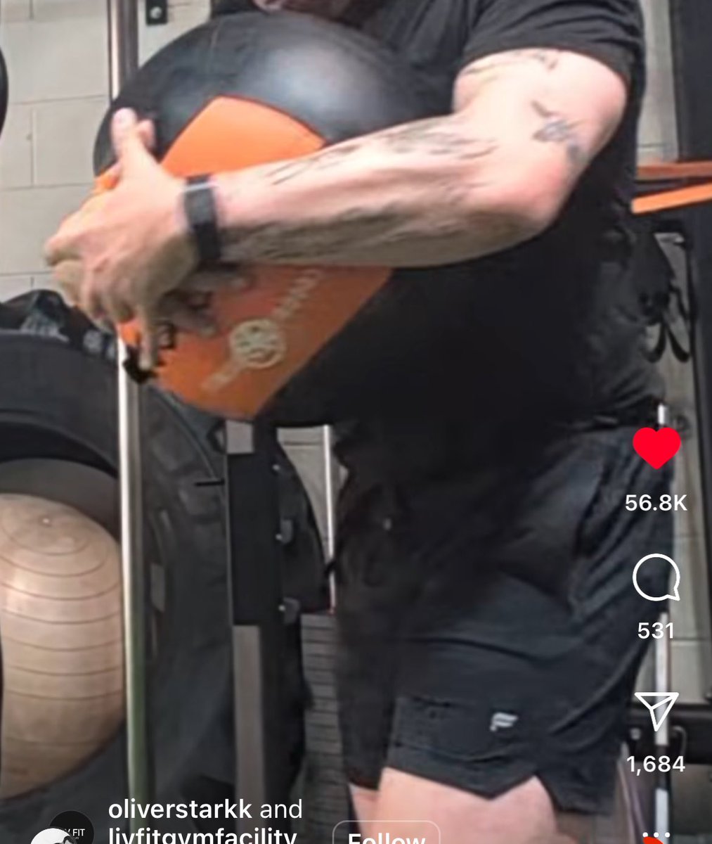 sadboispidey_'s tweet image. I know those shorts are tired