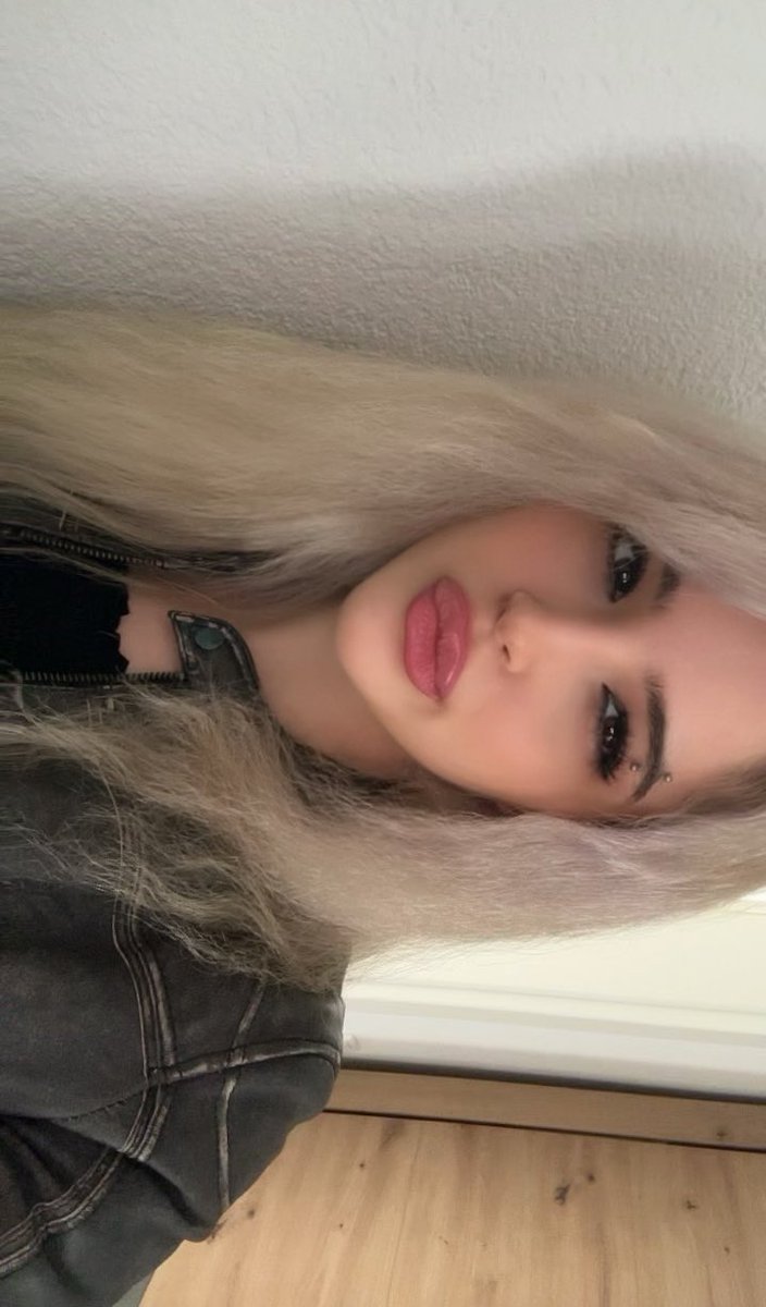 xn0mrph's tweet image. going 2 watch superman now for nicholas hoult