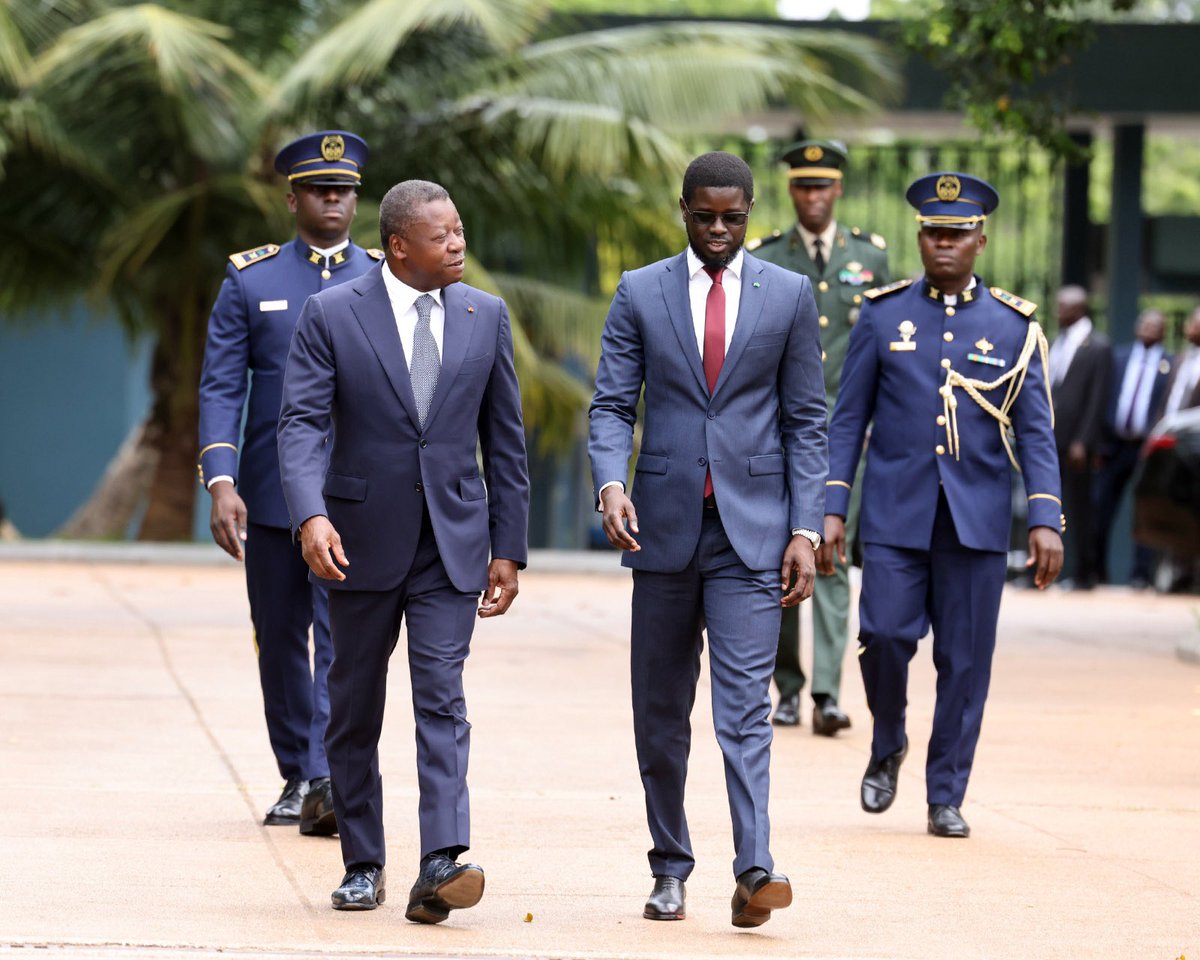 FEGnassingbe's tweet image. J’ai le plaisir d’accueillir ce jour, à Lomé, mon frère, Président de la République du Sénégal, SEM Bassirou Diomaye Diakhar FAYE, @PR_Diomaye.
Nous avons évoqué plusieurs sujets au nombre desquels la paix et la sécurité, l’économie, la jeunesse, l’intégration régionale, et la…