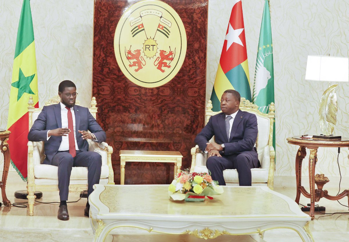 FEGnassingbe's tweet image. J’ai le plaisir d’accueillir ce jour, à Lomé, mon frère, Président de la République du Sénégal, SEM Bassirou Diomaye Diakhar FAYE, @PR_Diomaye.
Nous avons évoqué plusieurs sujets au nombre desquels la paix et la sécurité, l’économie, la jeunesse, l’intégration régionale, et la…