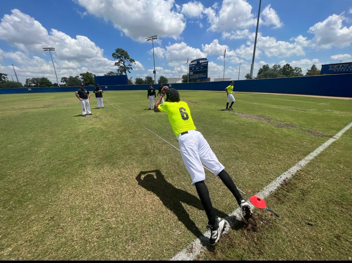 eperez_30's tweet photo. Thank you @_JeremyBooth and @ftrstarsseries for selecting me to play in the National Combine in Houston Texas! Always a rewarding experience and time well spent!

@Ghost845ny @PRDBaseball https://t.co/4ljTlFVmH8