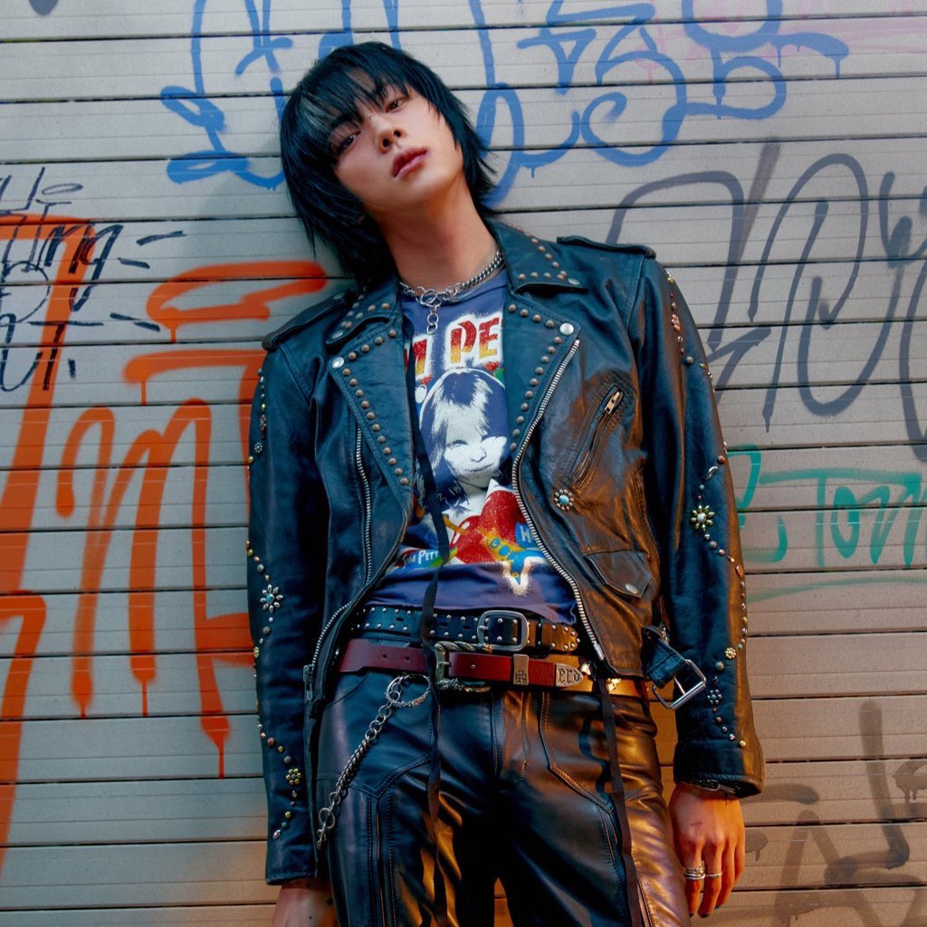 btschartsdailyc's tweet image. 📊| #JIN becomes the first Kpop Soloist to have multiple albums (Happy and Echo) spend 10 Weeks in the Spotify Weekly Top Albums Global Charts!
CONGRATULATION JIN