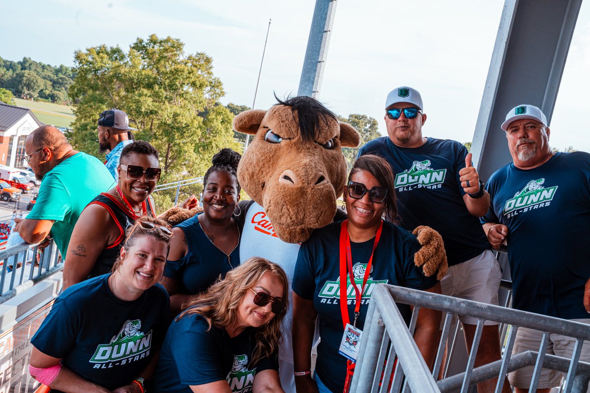 GoCamels's tweet image. We made so many new friends at the opening ceremony of the Diamond Youth World Series!

Good luck to all the teams competing in Dunn

#RollHumps