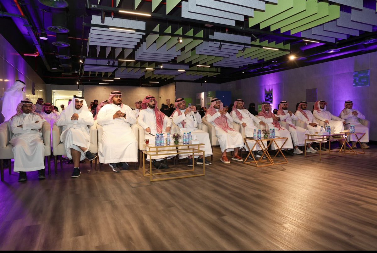 Munirahali_1's tweet photo. أطلقنا في @oswah_community و على مدار ٥ أيام أول دفعة من برنامج #Digital_Lead و الذي يهدف إلى تمكين الشباب من اكتساب مهارات قيادية و تقنية متقدمة تواكب سوق العمل و تلبي احتياجات التحول الرقمي في المجتمع من خلال تجربة تعليمية تفاعلية 💻

كل الشكر لجميع من ساهم في نجاح البرنامج ✨ https://t.co/6fVPzZEaO6