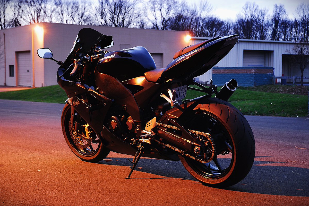 __el__toro__'s tweet image. Riding off into the night.
Powered by dreams &amp;amp; drive.

G O O D
E V E N I N G