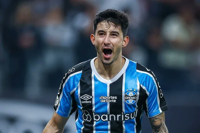 rdimortal's tweet image. Explicação das ausências do Grêmio contra o Palmeiras:
Villasanti - Gastroenterite
André Henrique - Lesão muscular leve
Cristaldo - Dores musculares