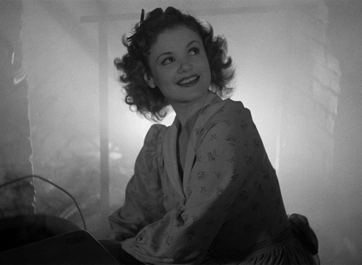 Can’t stop thinking about William Dieterle’s melodramatic fable All that Money Can Buy (1941) - the verse comes to mind “what does it profit a man if he gains the whole world and loses how own soul” - dark, unsettling piece complimented by Bernard Herrmann's extraordinary score!