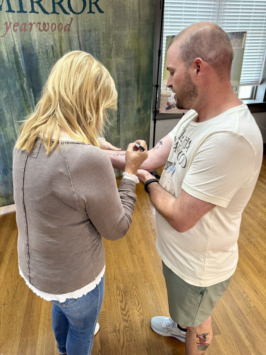 zenspaceman's tweet photo. Thank you @trishayearwood for doing your part on this perfect work of art yesterday. I did my part today and LOVE it! ❤️#TheMirror #ItsPermanent #tattoo https://t.co/YRYU53dYLG