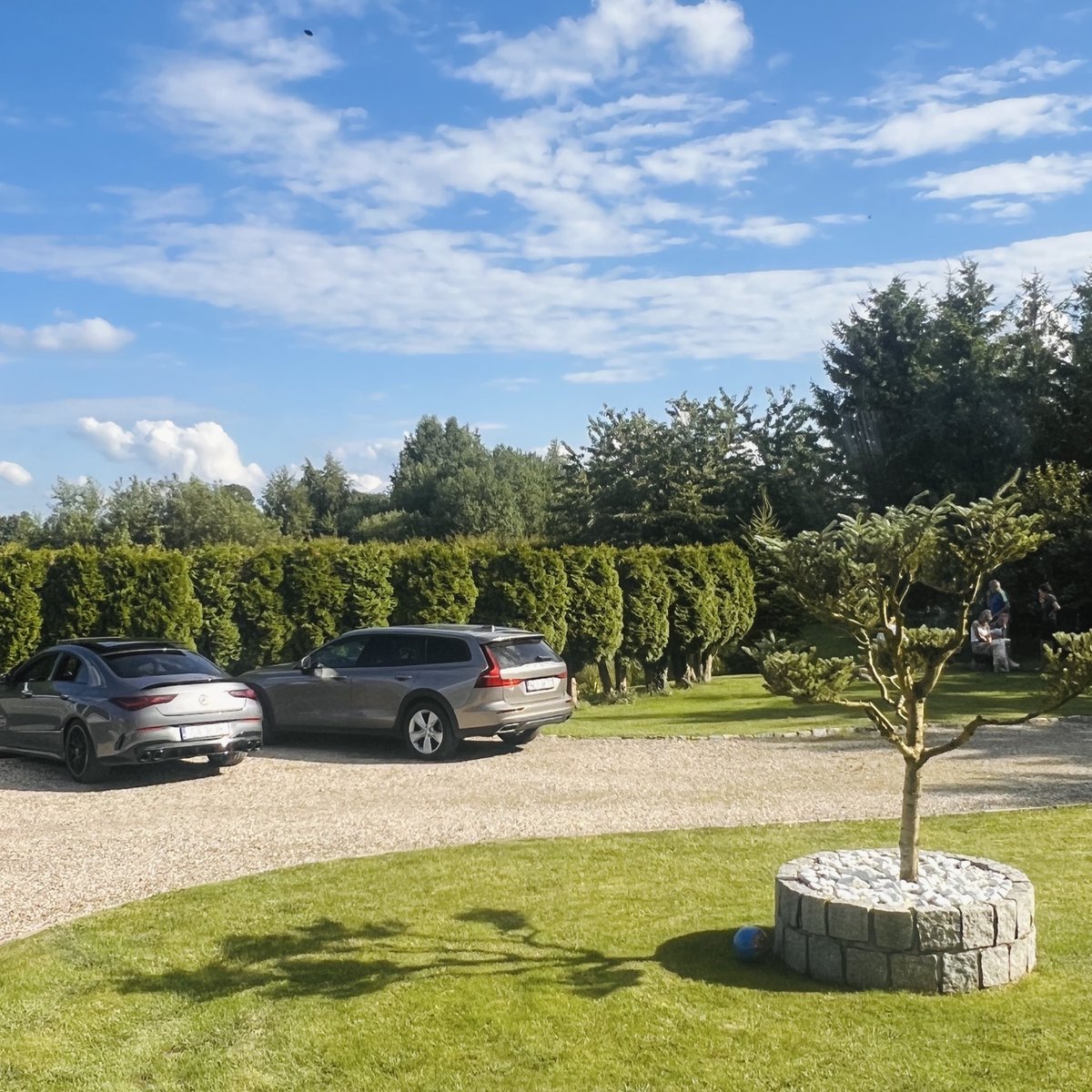 uiuxadrian's tweet image. Back in the countryside for the weekend.
Need some rest, what a month it’s been 😮💨
Have a good one my guys 🤙