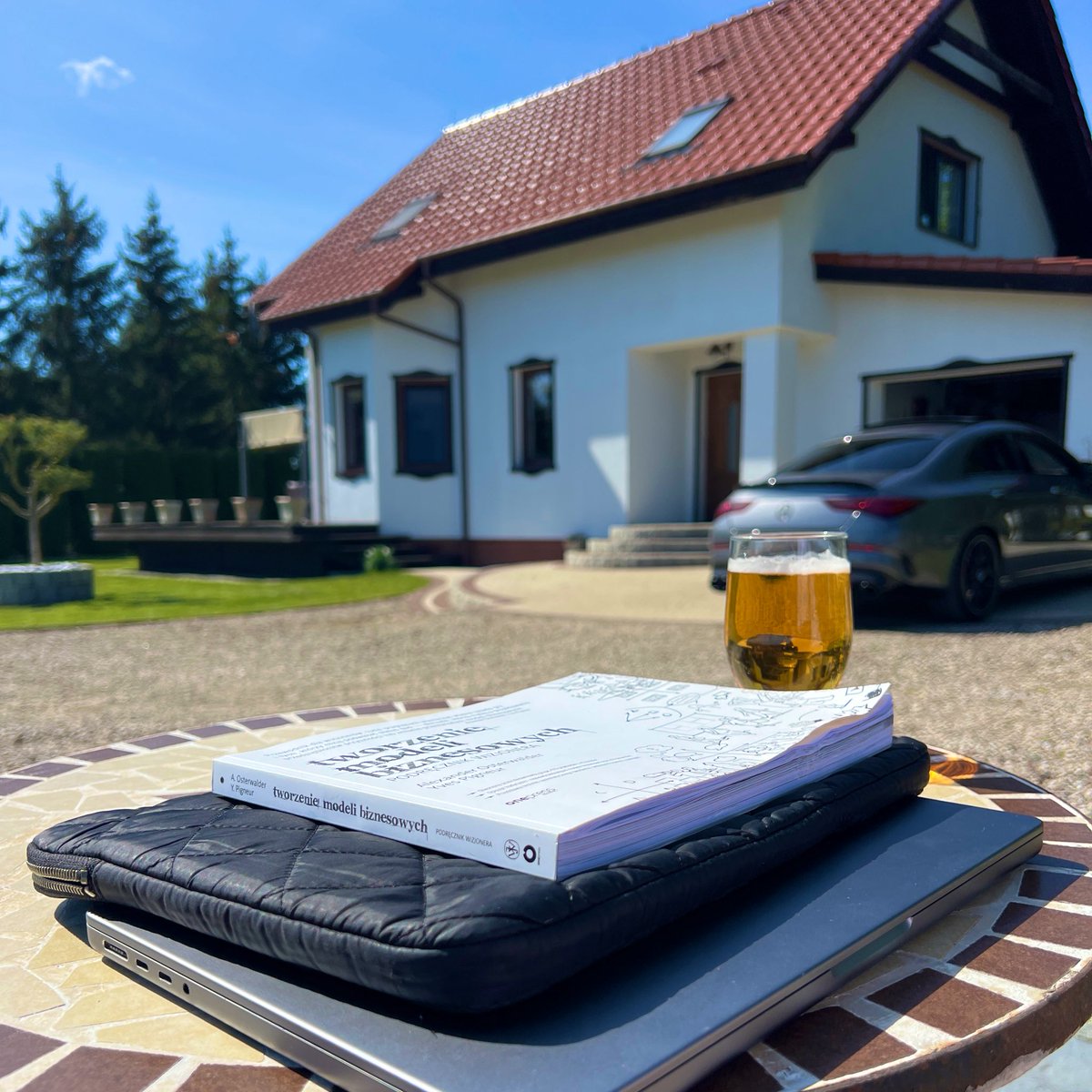 uiuxadrian's tweet image. Back in the countryside for the weekend.
Need some rest, what a month it’s been 😮💨
Have a good one my guys 🤙