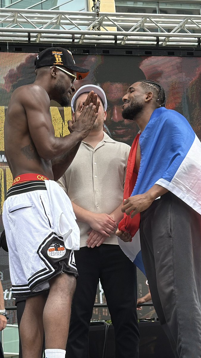 SalitaProm's tweet image. He’s BACKKKKK 💯
Tony Harrison makes his triumphant return to the ring against a ready Edward Diaz.
#ShieldsDaniels | July 26 | Little Caesars Arena | @DAZNBoxing
