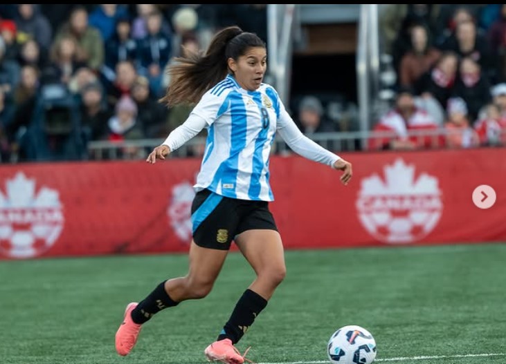 DUX Logroño (@duxlogrono) on Twitter photo 🔴 📢 ¡Doble semifinalista para nuestro <a href="/DUXLogrono/">DUX Logroño</a> en la @copaamerica ! 🔥🔥
La argentina <a href="/daianafalfan/">daiana falfan</a> también se clasifica con su selección 🇦🇷 entre las 4 mejores, tras vencer por 0 a 2 a Ecuador!
A por más Falfán! ⚽️⚒️
#GoDUX #seguimoscreciendo 🔴 📢 ¡Doble semifinalista para nuestro <a href="/DUXLogrono/">DUX Logroño</a> en la @copaamerica ! 🔥🔥
La argentina <a href="/daianafalfan/">daiana falfan</a> también se clasifica con su selección 🇦🇷 entre las 4 mejores, tras vencer por 0 a 2 a Ecuador!
A por más Falfán! ⚽️⚒️
#GoDUX #seguimoscreciendo