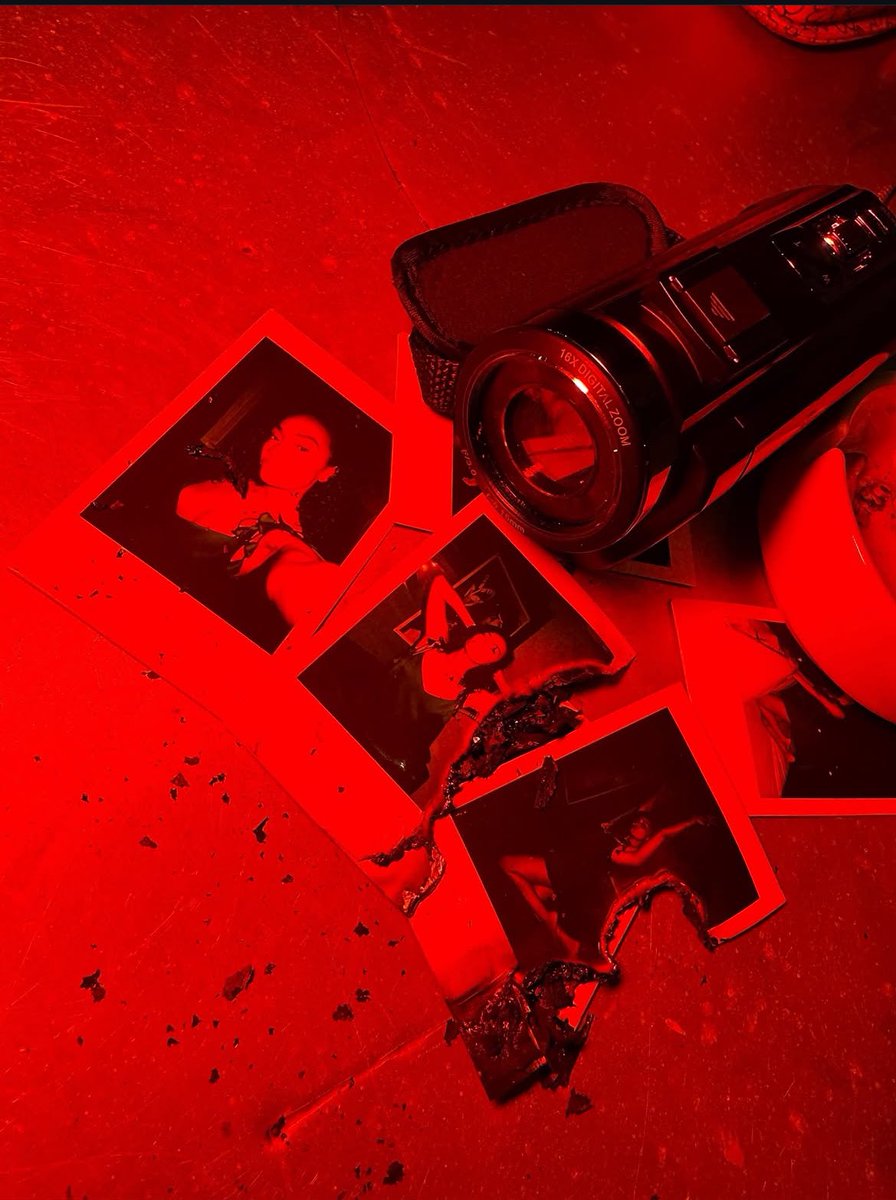 dailyLAPinnock's tweet image. ctrl.alt.leigh shared on Instagram.

“It hasn’t always been me in ctrl…”