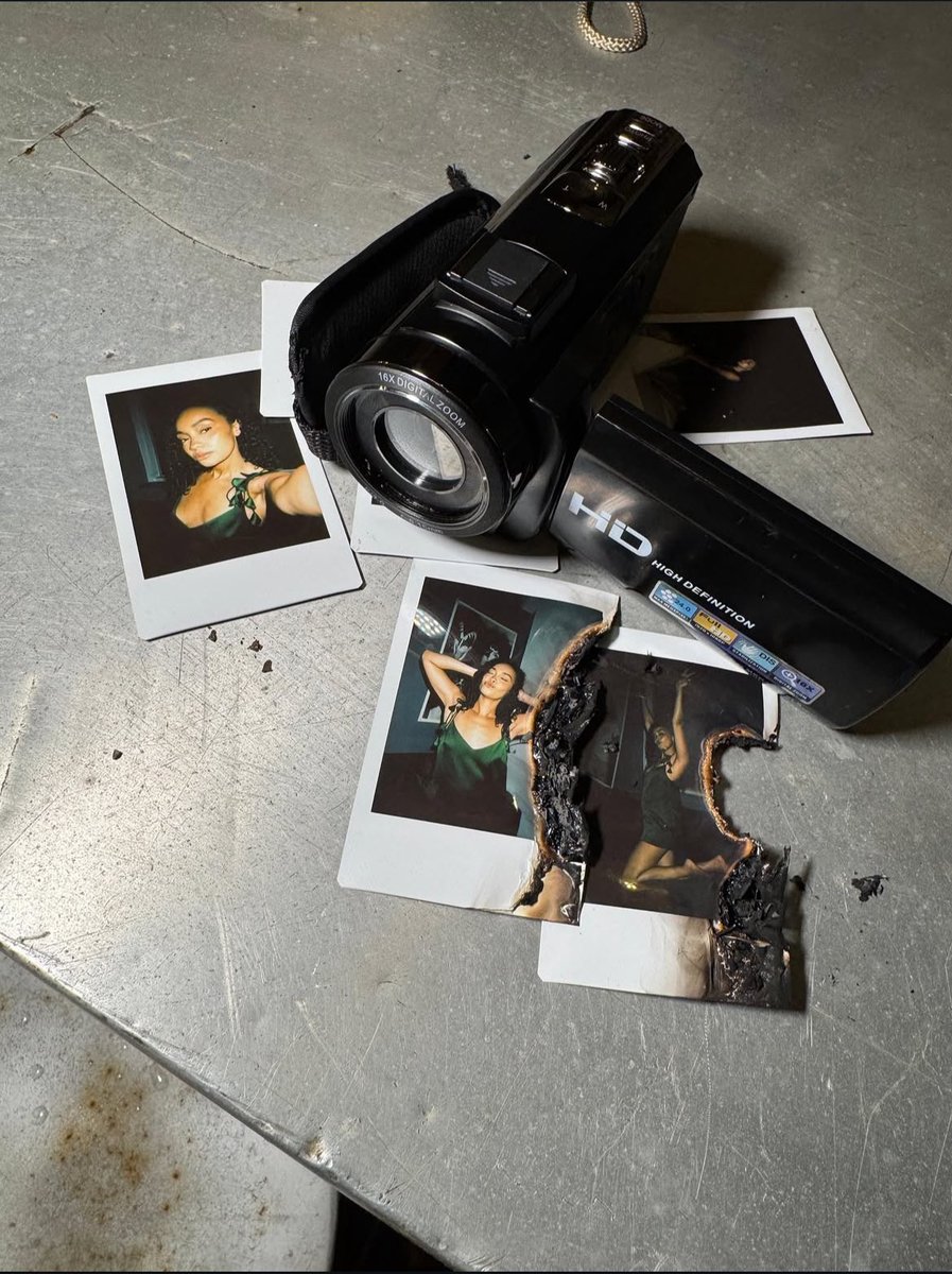 dailyLAPinnock's tweet image. ctrl.alt.leigh shared on Instagram.

“It hasn’t always been me in ctrl…”