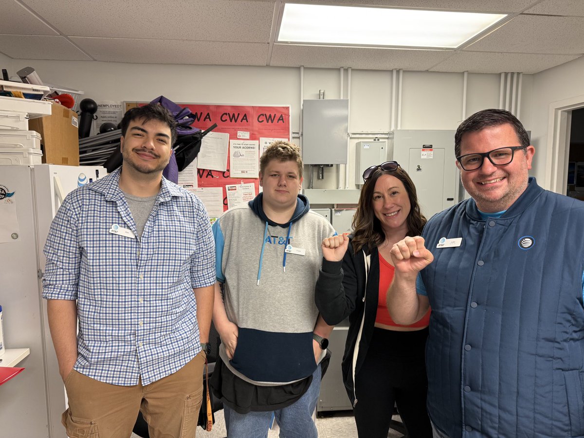 Building CWA in Duluth MN! Welcome 6 new members at AT&amp;T Retail stores. 

We also recruited two veteran workers to be stewards - bringing us up to 15 stewards at Retail across Minnesota.
