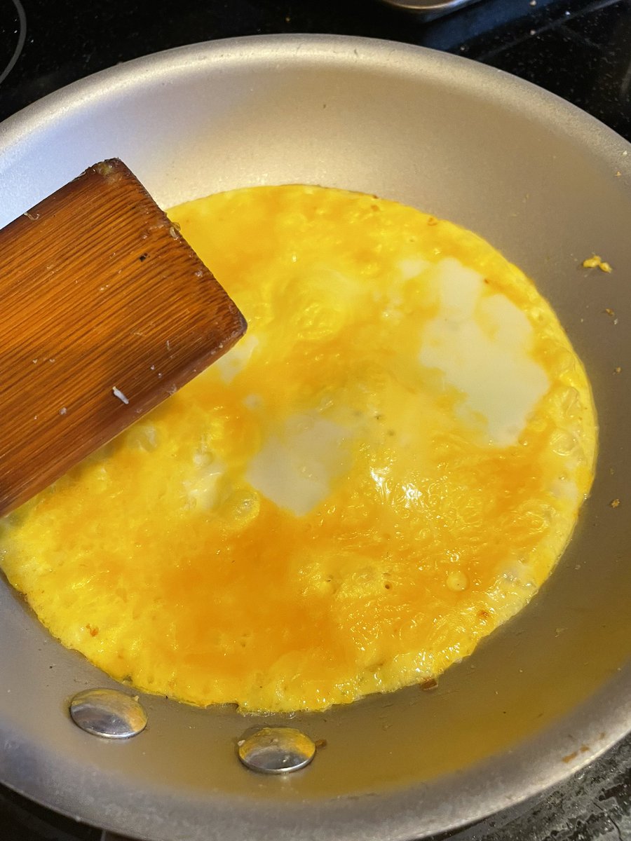 jekyllinehydie's tweet image. making egg omlette do yall want any