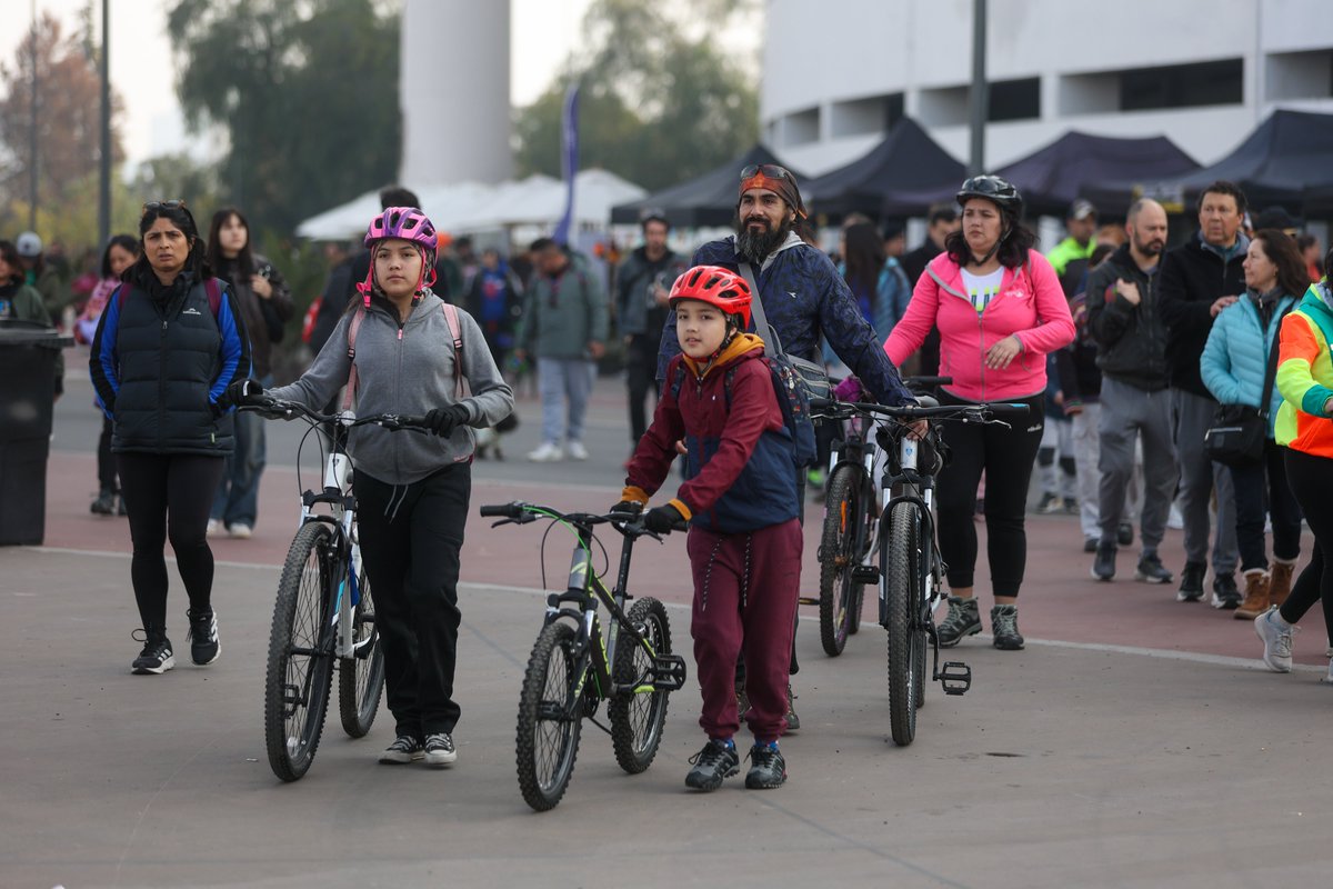 GobiernodeChile's tweet image. El Parque Estadio Nacional, a un año de su apertura, se ha convertido en un espacio para toda la familia 🙌🏼
¿Tienes panorama para este fin de semana? 😮 Revisa las actividades y talleres gratuitos en ind.cl