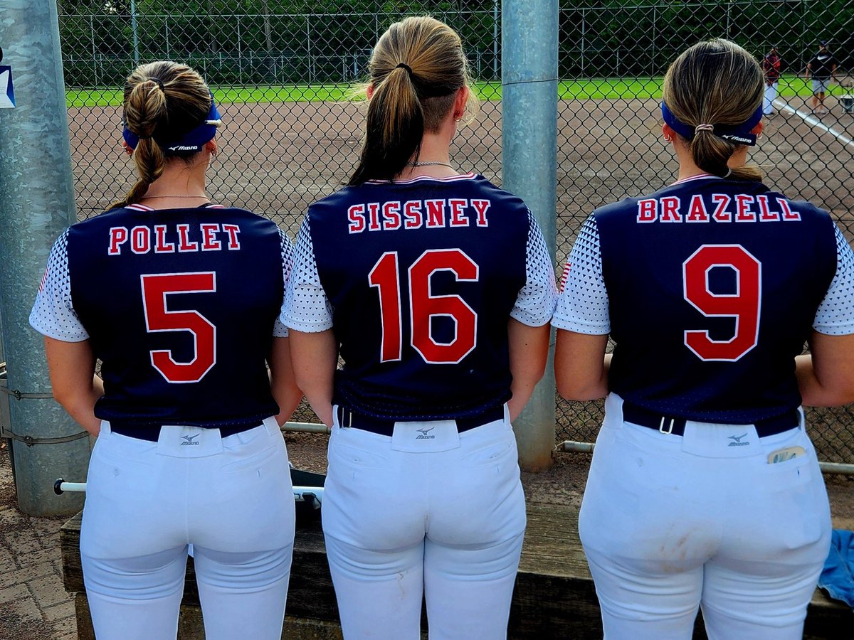 Three of our Mountaineers are representing Mizuno’s Team USA as they compete in four games over the next five days across Amsterdam and Germany. Best of luck overseas, Josie, Maison, &amp; Faith! 🇺🇸 
#MountaineersAbroad #Team35