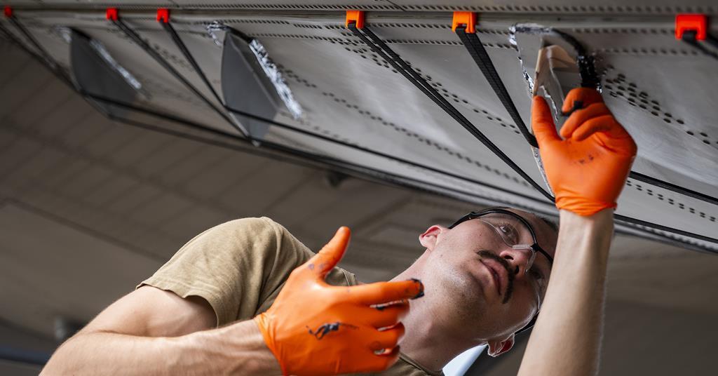 FlightGlobal's tweet image. US Air Force testing drag-reducing finlets for C-130Js bit.ly/45mBlO0