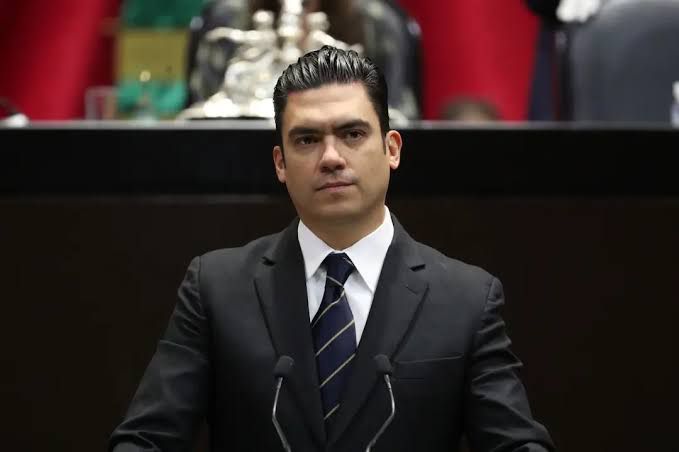 jaulapuma82's tweet image. ¿Qué es el Cártel Inmobiliario?
Una red de funcionarios (sobre todo del PAN) que durante años vendieron permisos ilegales, autorizaron pisos fantasmas y se llenaron los bolsillos mientras ponían en riesgo la vida de miles en CDMX.
¡Y Jorge Romero está en el centro!