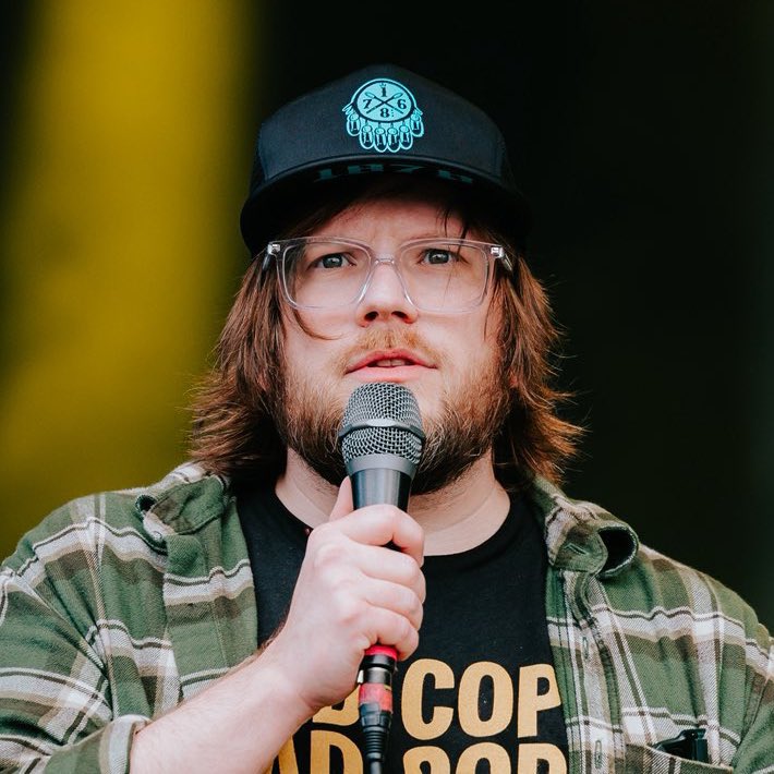 fobfidgetspinah's tweet image. patrick stump is like a good muppet design do understand what i mean?