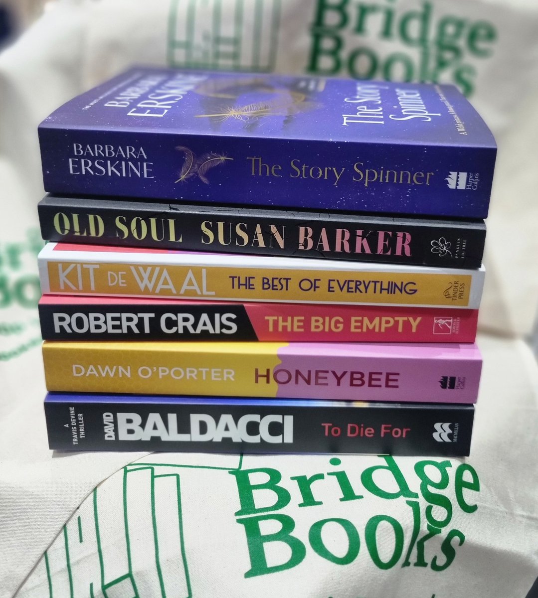 BridgeBooksDro1's tweet image. 💥 CLEAR OUT TIME 💥
Buy anything from the sale section on the website and get a FREE tote bag. Plus, if you spend over £30 on sale items, you'll get a £5 book token (while stocks last)
Yes, I’m basically bribing you to help me declutter.
bridgebooksdromore.co.uk/product-catego…