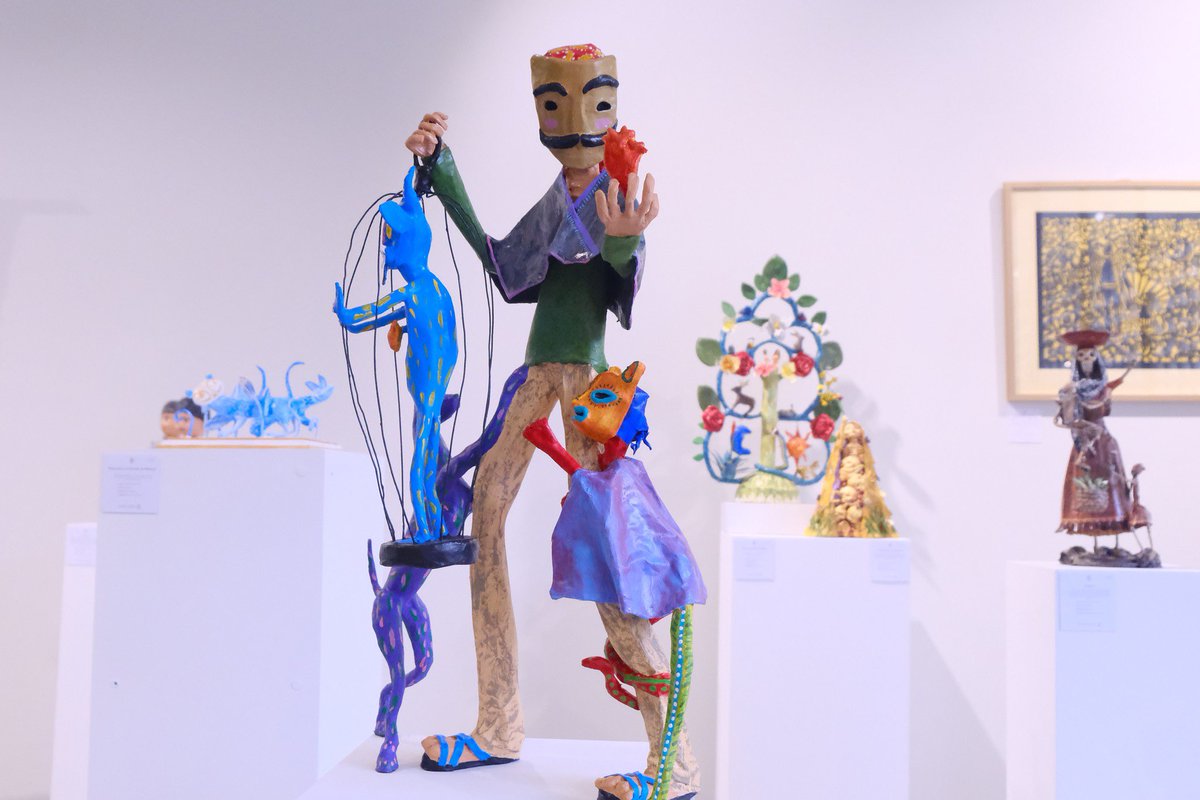 PabloLemusN's tweet image. Jalisco es tierra de grandes artesanas y artesanos que ponen su corazón y todo el talento en cada pieza.
Con el objetivo de preservar el legado artesanal tradicional y estimular su creatividad para el desarrollo de nuevas propuestas y diseños innovadores, el Gobierno del…
