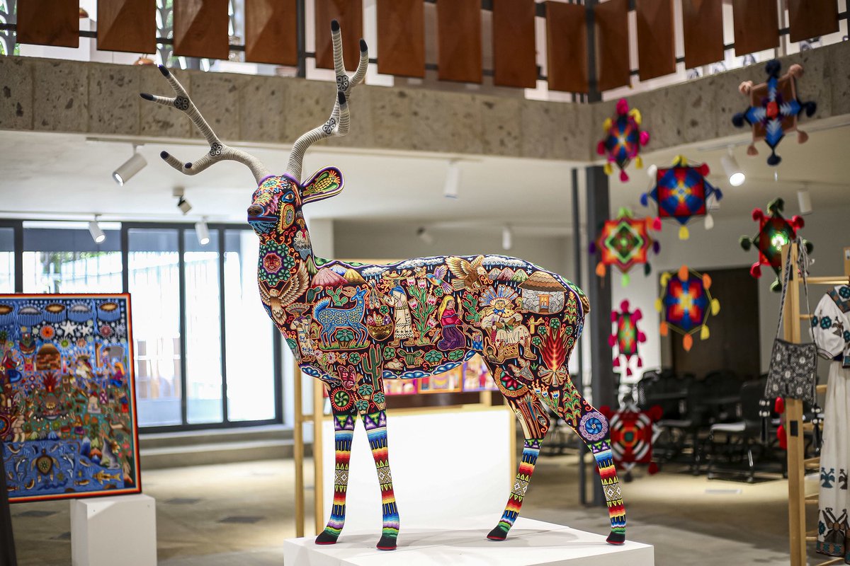 PabloLemusN's tweet image. Jalisco es tierra de grandes artesanas y artesanos que ponen su corazón y todo el talento en cada pieza.
Con el objetivo de preservar el legado artesanal tradicional y estimular su creatividad para el desarrollo de nuevas propuestas y diseños innovadores, el Gobierno del…