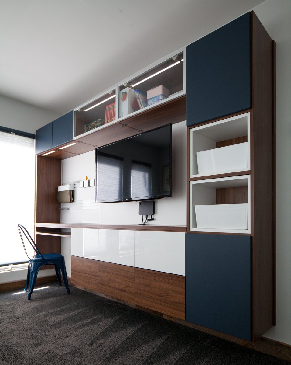 CalClosetsPhila's tweet image. Tight on space?
A custom media center that also functions as a work space is the ultimate multitasking and space-saving solution.
Book your free consultation today!
☎ 888-336-9709
💻 bit.ly/CCFreeConsult
#CaliforniaClosetsPhiladelphiaDelaware #HomeOffice #MediaCenter