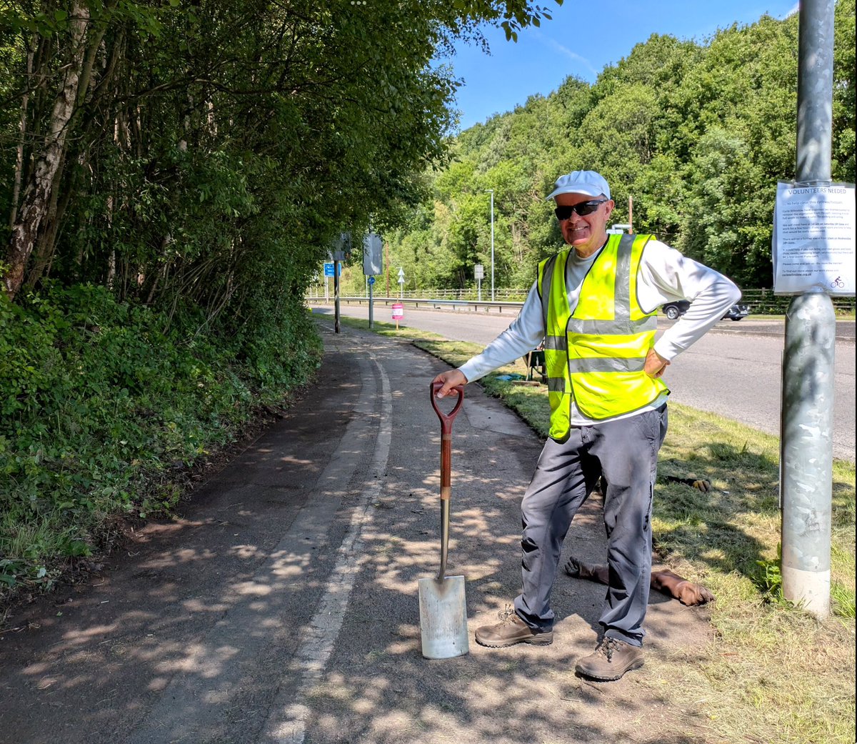 CycleWilmslow's tweet image. It’s time for another path clearance session, nicknamed a bramble bash, tomorrow (26th). Do join us from 10am by A538 Altrincham Road, near the Airport Inn Hotel, as we continue to clear the cycling and walking path by the road. 
@TransitionWilms @WalkRideGM