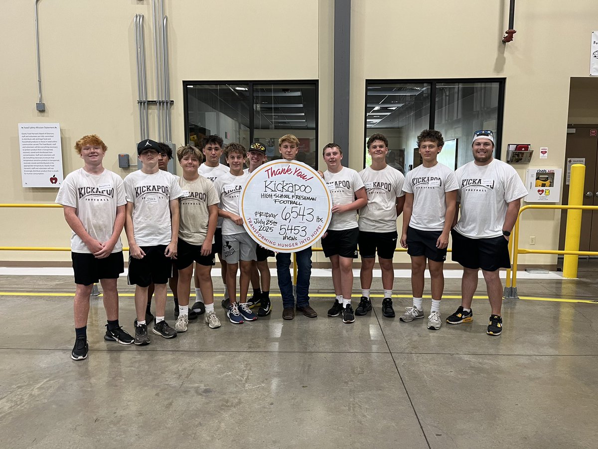 Very proud of Coach Little and these players! These guys sorted through 6,543 pounds of food yesterday and made 5,453 meals for families in need in our community! 
#SpearDown
