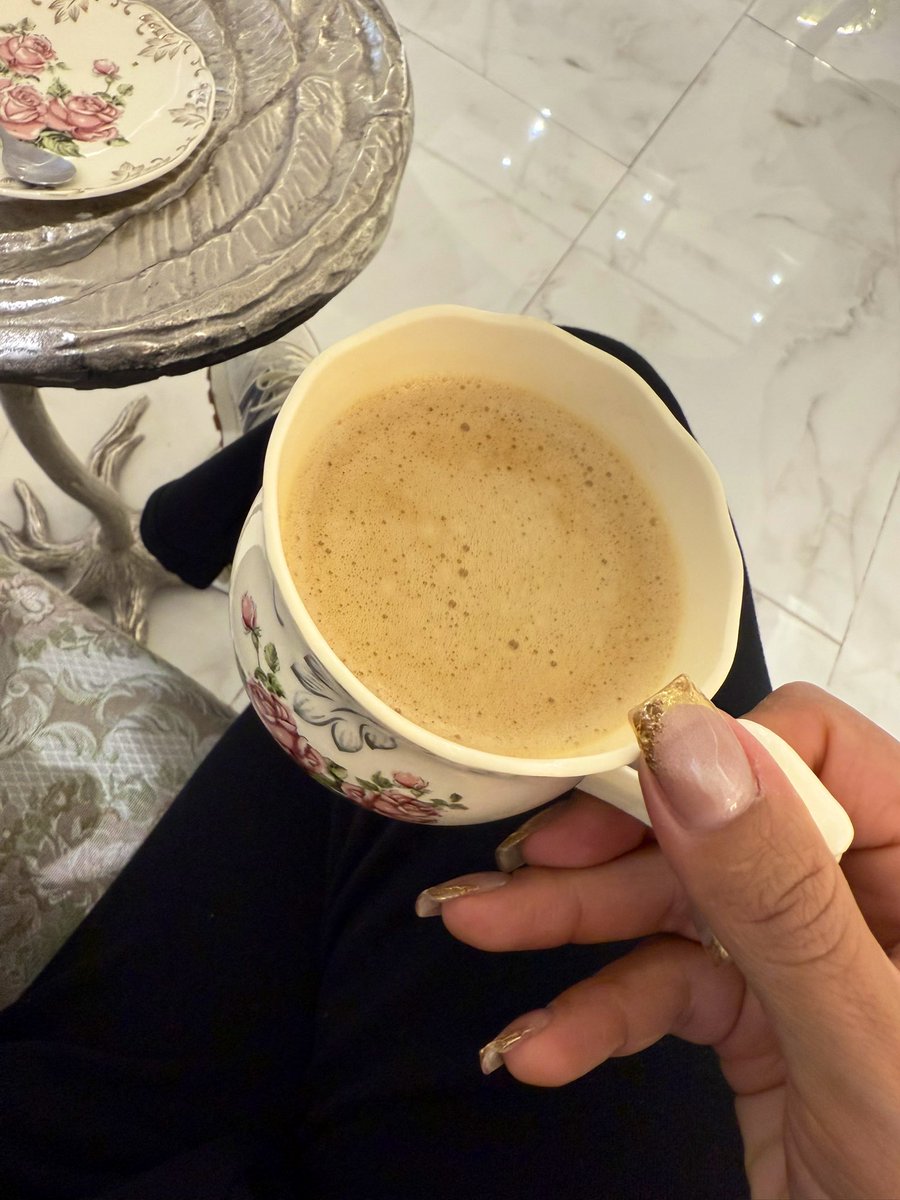 EliaAlmanzaA's tweet image. El #café de hoy: Elpresente