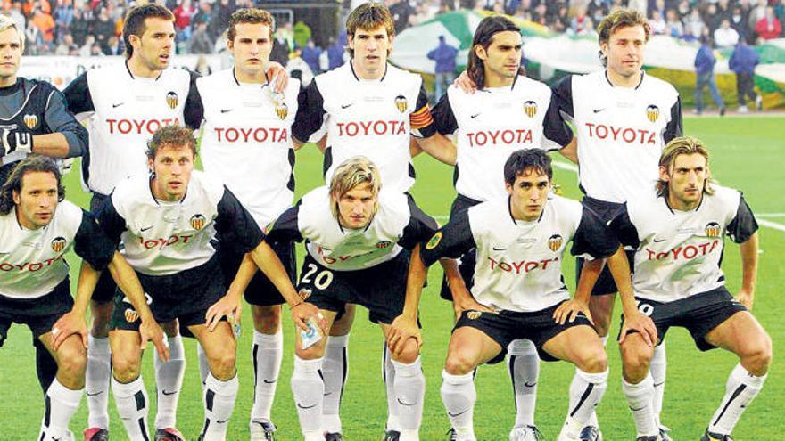 josean0728's tweet image. Más artillería que en todas las bases militares de la ONU
Valencia CF   (🏆Final UEFA 2004)